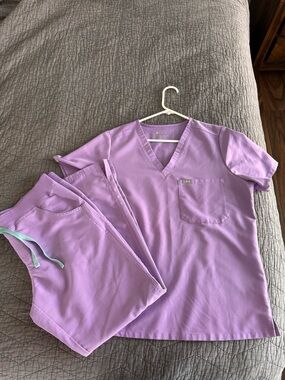 Figs Women’s Scrub Set in Lilac Dawn
